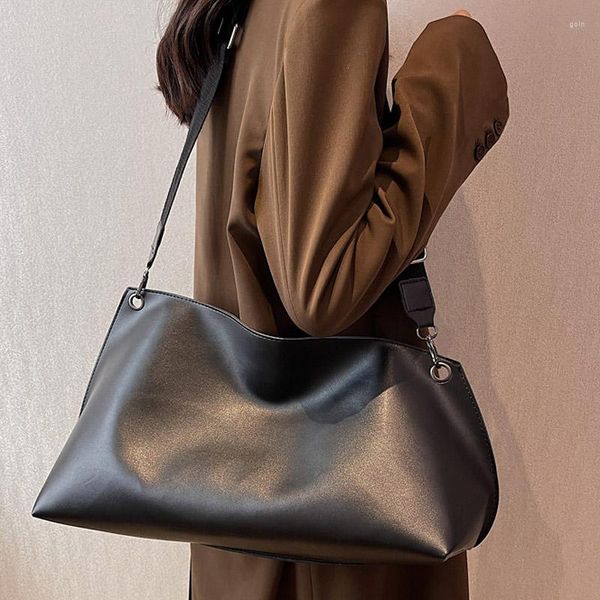 evening bags high capacity vintage retro pu leather messenger bag for women irregular shoulder designer luxury purses trend winter
evening bags high capacity vintage retro pu leather messenger bag for women irregular shoulder designer luxury purses trend winter
