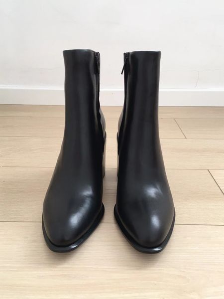 womens boots made of imported sheep skin from italy imported double leather outsole shoes size 35-39, Black
womens boots made of imported sheep skin from italy imported double leather outsole shoes size 35-39, Black