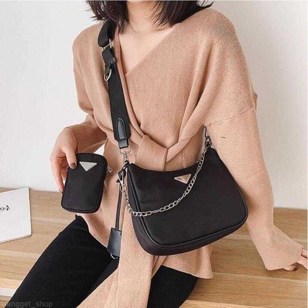 luxury designer handbag nylon messenger bag classic three-piece suit ladies underarm shoulder wallet fashion retro star 118 frame
luxury designer handbag nylon messenger bag classic three-piece suit ladies underarm shoulder wallet fashion retro star 118 frame