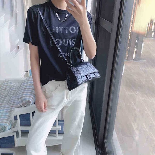 designer shoulder balencaigass bags sense home high hourglass bags crocodile leather single messenger portable b-button
designer shoulder balencaigass bags sense home high hourglass bags crocodile leather single messenger portable b-button