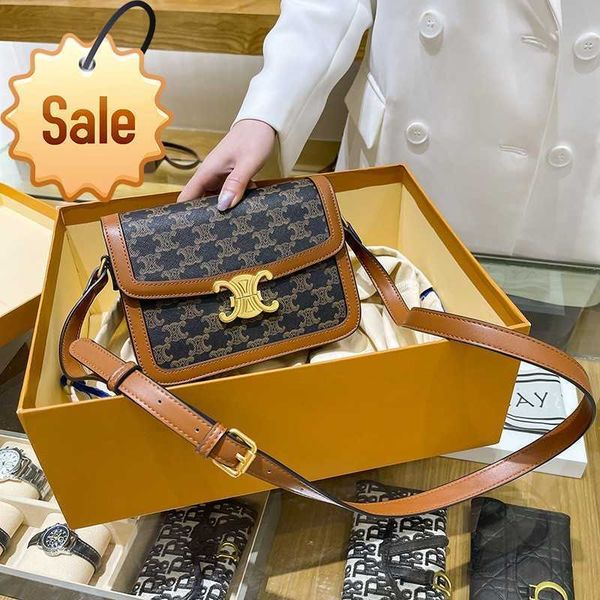 designer bags 2022 new lisa same triumphal arch tofu small square cowhide canvas old flower one shoulder cross factory direct sale
designer bags 2022 new lisa same triumphal arch tofu small square cowhide canvas old flower one shoulder cross factory direct sale