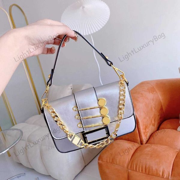 mini baguette bag designer leather chain subaxillary wallet fashion handbag flap square for women classic famous brand shopping purses220214
mini baguette bag designer leather chain subaxillary wallet fashion handbag flap square for women classic famous brand shopping purses220214