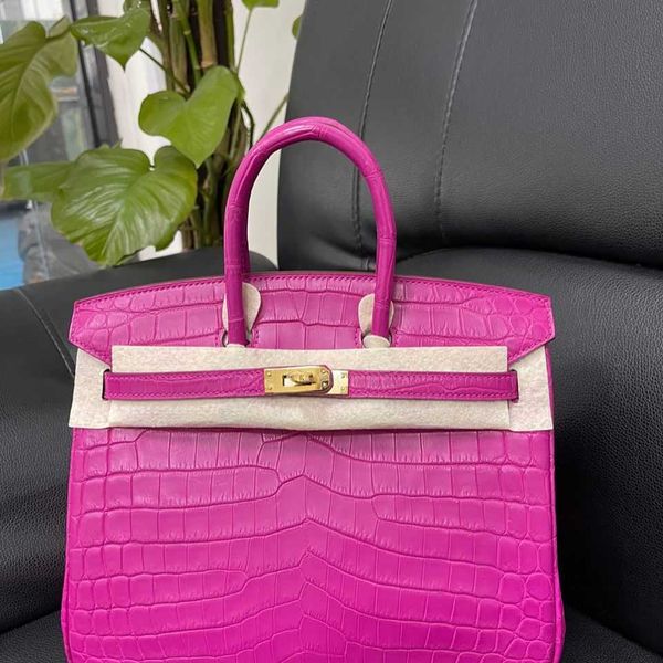 nile crocodile 25 women s bag handbag skin pure water dyed wax thread half hand sewn high end temperament quality assurance
nile crocodile 25 women s bag handbag skin pure water dyed wax thread half hand sewn high end temperament quality assurance