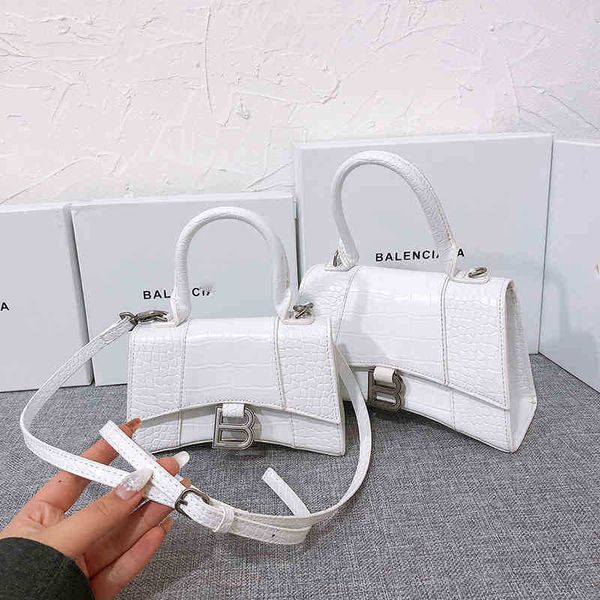 designer shoulder balencaigass bags versatile b-button leather messenger bags 2022 fashion crocodile hand casual small
designer shoulder balencaigass bags versatile b-button leather messenger bags 2022 fashion crocodile hand casual small