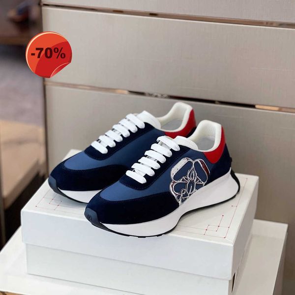 men's and women shoes luxury designer brand men casual sports shoe match invincible soft comfortable
men's and women shoes luxury designer brand men casual sports shoe match invincible soft comfortable