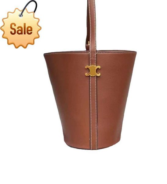 designer bags 2022 new girls' one shoulder diagonal messenger triumphal arch bucket bag counter factory direct sale
designer bags 2022 new girls' one shoulder diagonal messenger triumphal arch bucket bag counter factory direct sale