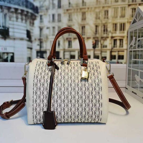 evening bags totes messenger popular fashion women portable one shoulder boston pillow bag metal zipper lock head leather 221009
evening bags totes messenger popular fashion women portable one shoulder boston pillow bag metal zipper lock head leather 221009