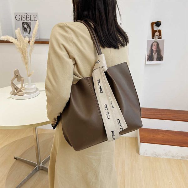 purses autumn and winter high capacity bag versatile women's simple leisure shoulder bag commuter tote
purses autumn and winter high capacity bag versatile women's simple leisure shoulder bag commuter tote