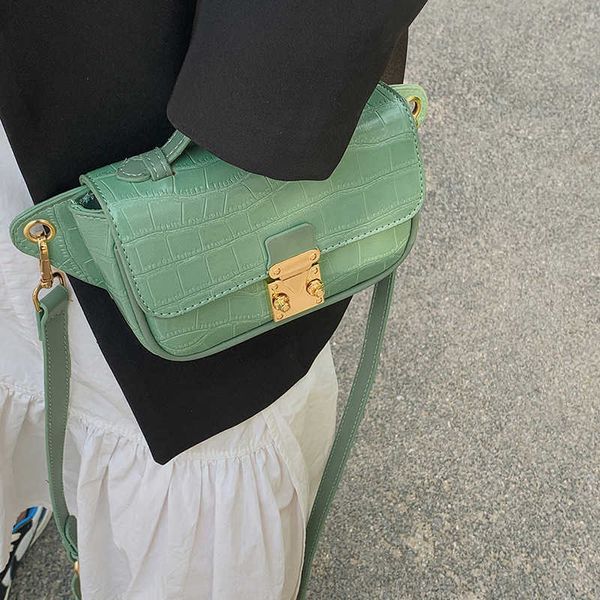 purses 2022 summer versatile women's bag sling shoulder messenger chain small square pure simple rhombic lock
purses 2022 summer versatile women's bag sling shoulder messenger chain small square pure simple rhombic lock