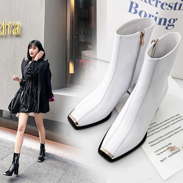 boots shoes and boots for women in autumn and winter new women's shoes square head thick high-heeled shoes metal anti kick fashion boot, Black 
boots shoes and boots for women in autumn and winter new women's shoes square head thick high-heeled shoes metal anti kick fashion boot, Black