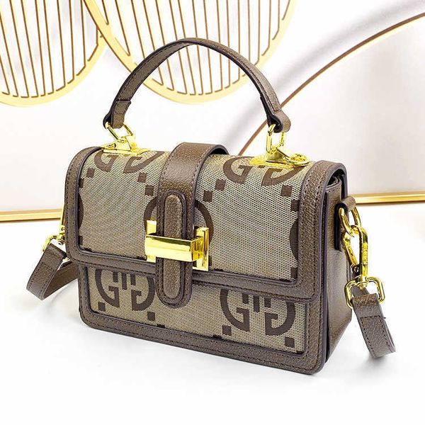 purses designer portable bag/fashionable and versatile versatile one shoulder cross body bag
purses designer portable bag/fashionable and versatile versatile one shoulder cross body bag