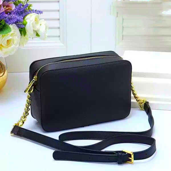 cross body luxuries designer women bag chain crossbody bags fashion leather handbags female famous designers purse handbag 22cm trapstar bag
cross body luxuries designer women bag chain crossbody bags fashion leather handbags female famous designers purse handbag 22cm trapstar bag