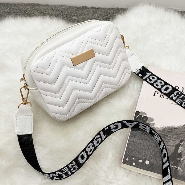 messenger bags printed shoulder strap messenger small square bag 2021ladies s women's wave embroidery
messenger bags printed shoulder strap messenger small square bag 2021ladies s women's wave embroidery
