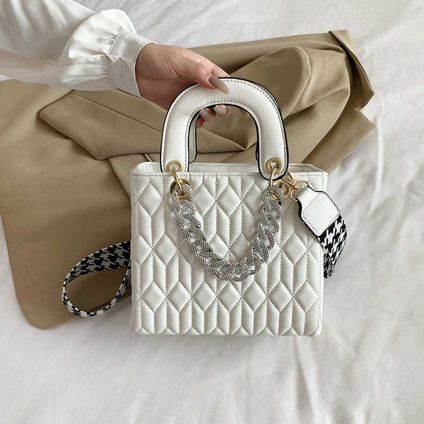 messenger bags autumn new small square women's fresh sweet one shoulder handheld chain casual elegant
messenger bags autumn new small square women's fresh sweet one shoulder handheld chain casual elegant