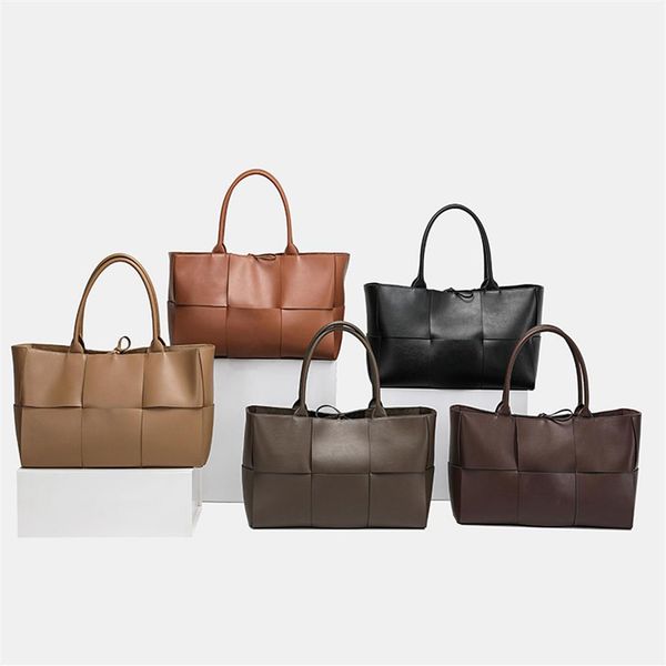 2021 22cm classic mini arco tote women's shopping bag plaited cow leather crossbody handbags baguette pouch totes 061705-1302w
2021 22cm classic mini arco tote women's shopping bag plaited cow leather crossbody handbags baguette pouch totes 061705-1302w