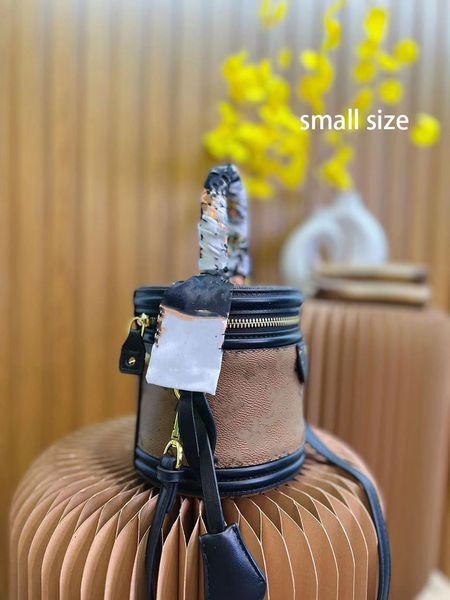 luxurys designer bucket bag real leather classic presbyopic printing handbags purses petit noe modeling crossbody handle and detachable
luxurys designer bucket bag real leather classic presbyopic printing handbags purses petit noe modeling crossbody handle and detachable