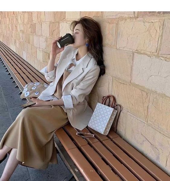 lisa's same triumphal arch tote bag single shoulder messenger leather mini portable flower shopping bag women's
lisa's same triumphal arch tote bag single shoulder messenger leather mini portable flower shopping bag women's