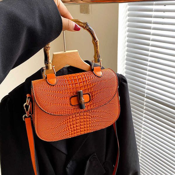 messenger bags 2022 women's autumn crocodile texture shell one shoulder casual women
messenger bags 2022 women's autumn crocodile texture shell one shoulder casual women