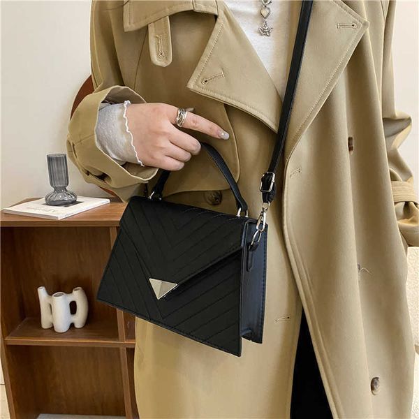 purses small bags are popular year. women's versatile style handbag in autumn and winter 2021. sling shoulder messenger bag
purses small bags are popular year. women's versatile style handbag in autumn and winter 2021. sling shoulder messenger bag