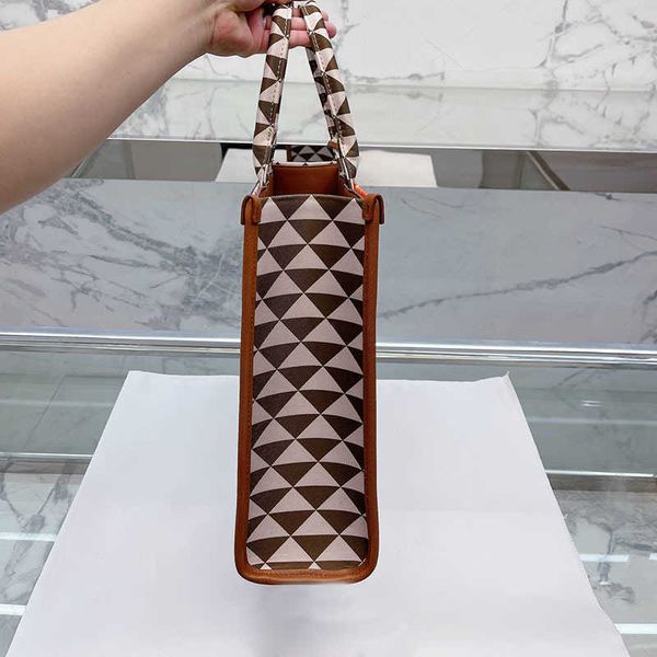 designer luxury women the tote bag fashion versatile handbags shoulder crossbody bags purse telfars totes large capacity saddle wallets 7a f
designer luxury women the tote bag fashion versatile handbags shoulder crossbody bags purse telfars totes large capacity saddle wallets 7a f
