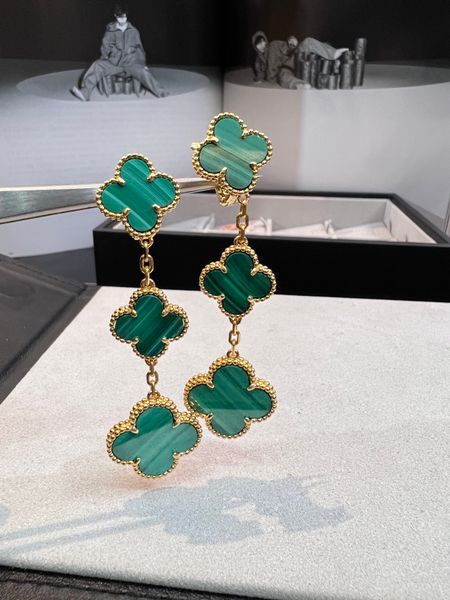 four-leaf clover earring natural malachite 3 pattern removable type earpin designer alloy material 18 karat gold high tone luxury ladies par, Silver
four-leaf clover earring natural malachite 3 pattern removable type earpin designer alloy material 18 karat gold high tone luxury ladies par, Silver