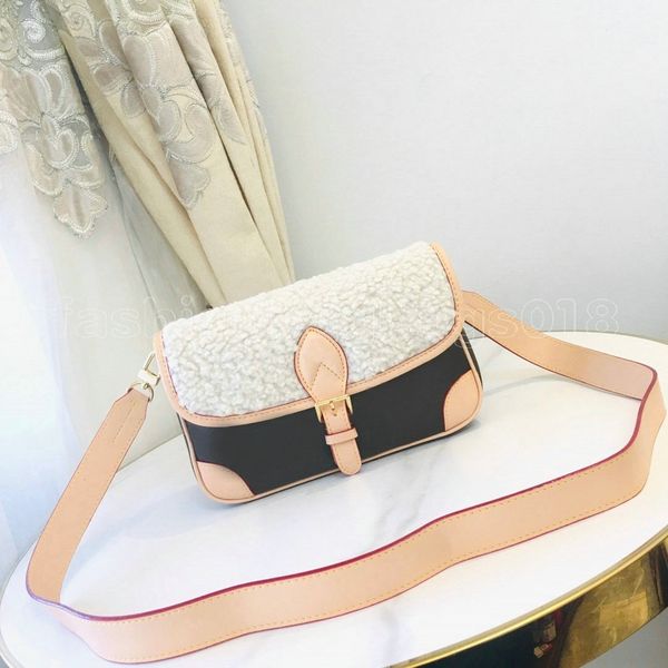 designer bag cream capsule 2022 bag cozygram winter collection soft diane wool with shoulder monograms canvas designer luxurys handbag m4631
designer bag cream capsule 2022 bag cozygram winter collection soft diane wool with shoulder monograms canvas designer luxurys handbag m4631