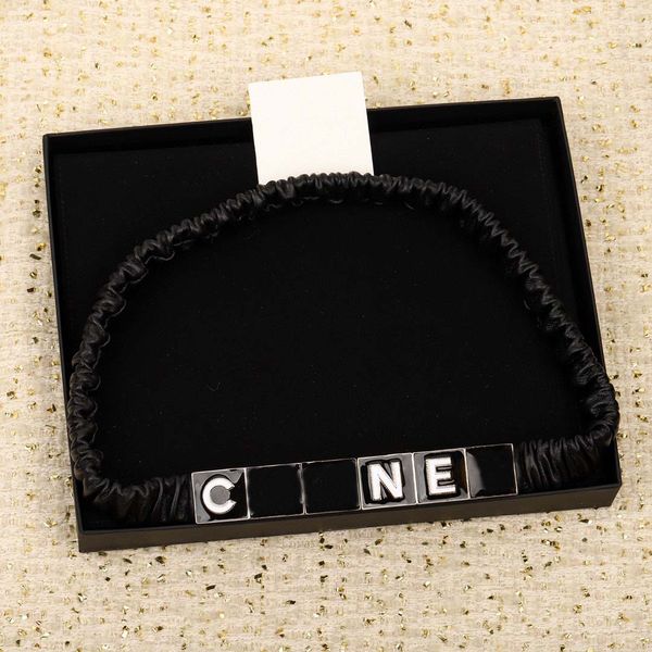 2022 luxury quality charm waist belt with black and white enamel color genuine leather design have box stamp ps7346a, Golden
2022 luxury quality charm waist belt with black and white enamel color genuine leather design have box stamp ps7346a, Golden