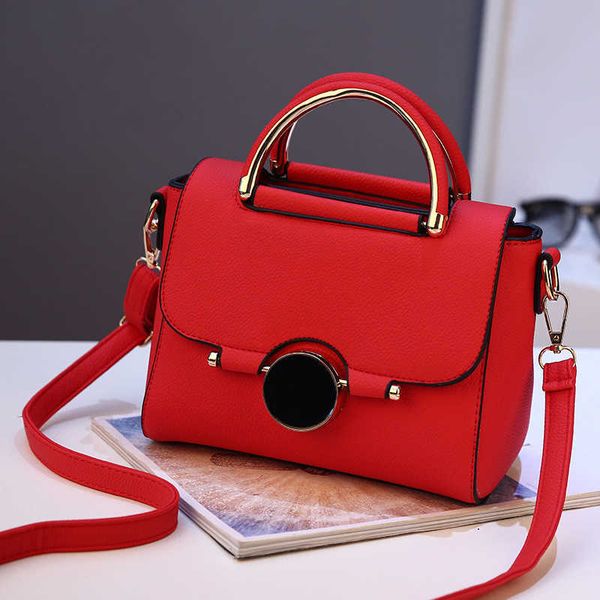 women's bag 2022 autumn new buckle portable bag sweet single shoulder messenger bag
women's bag 2022 autumn new buckle portable bag sweet single shoulder messenger bag