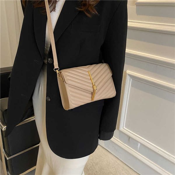 messenger bags casual embroidered thread bag female messenger simple version style popular one shoulder small square
messenger bags casual embroidered thread bag female messenger simple version style popular one shoulder small square