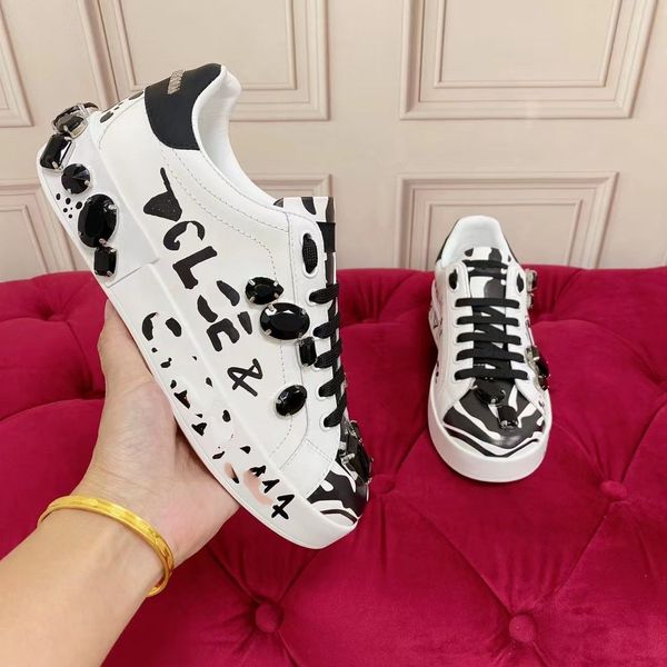 designer shoes sneakers fashion casual shoe classics women espadrilles flat canvas and real lambskin loafers two tone cap toe mkjkkkaq000004, Red;white
designer shoes sneakers fashion casual shoe classics women espadrilles flat canvas and real lambskin loafers two tone cap toe mkjkkkaq000004, Red;white