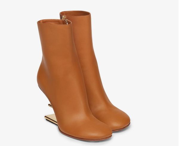 elegant winter first ankle boots women nappa leather round toe interior side zipper head gold diagonal f shape stereo heel luxury profiled w, Black
elegant winter first ankle boots women nappa leather round toe interior side zipper head gold diagonal f shape stereo heel luxury profiled w, Black