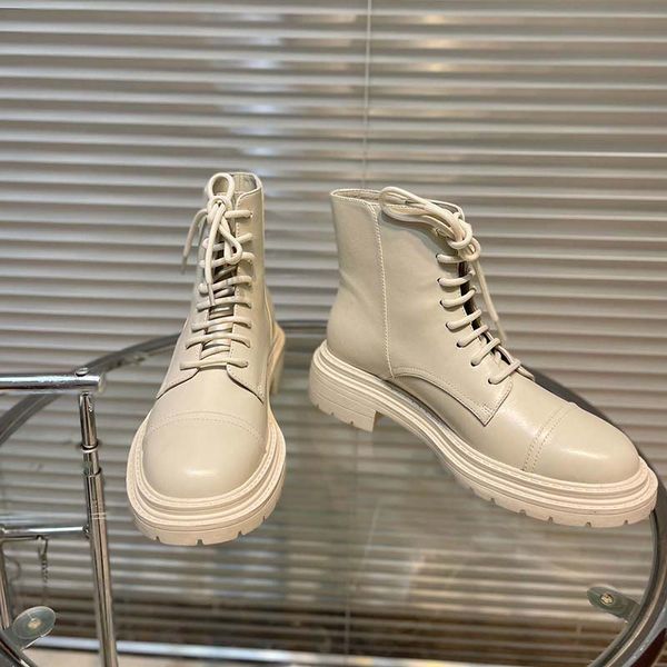 2022 autumn and winter women's martin boots designer genuine leather shoes lambskin fashion motorcycle boots thick bottom 35-40, Black
2022 autumn and winter women's martin boots designer genuine leather shoes lambskin fashion motorcycle boots thick bottom 35-40, Black