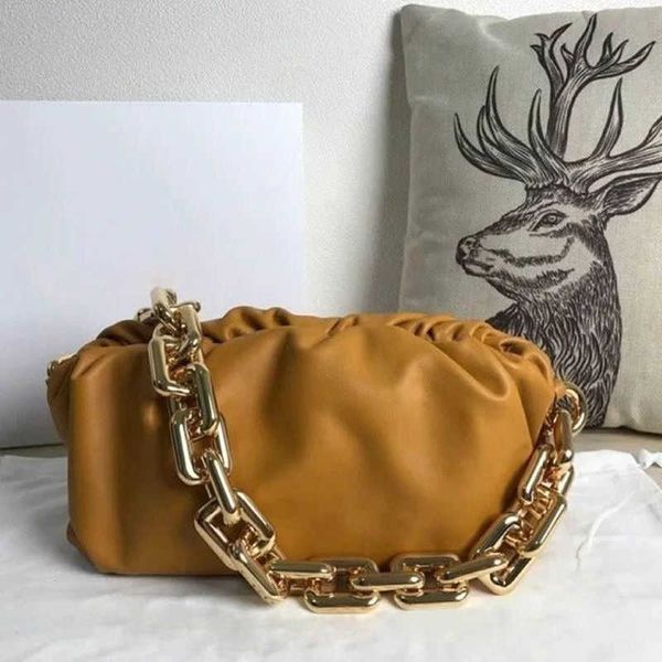 handbags designer bottess bag 2022 women's venetas new cloud underarm single shoulder hand have a logo
handbags designer bottess bag 2022 women's venetas new cloud underarm single shoulder hand have a logo
