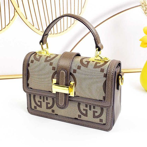 messenger bags g805/trendy portable bag/fashionable and versatile new one shoulder cross body bag
messenger bags g805/trendy portable bag/fashionable and versatile new one shoulder cross body bag