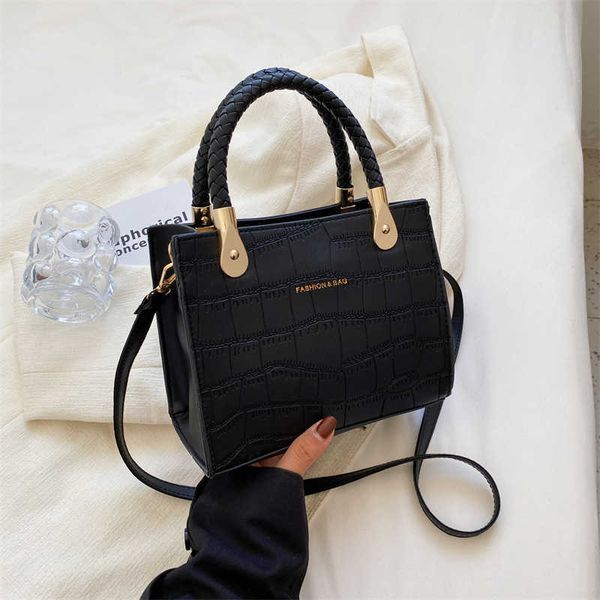simple temperament commuter handbag 2022 summer new single shoulder messenger bag women's bag
simple temperament commuter handbag 2022 summer new single shoulder messenger bag women's bag