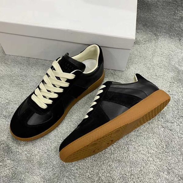 white casual shoes women travel 100% leather lace-up sneaker lady suede designer running trainers letters woman shoe flat printed men gym, Black
white casual shoes women travel 100% leather lace-up sneaker lady suede designer running trainers letters woman shoe flat printed men gym, Black