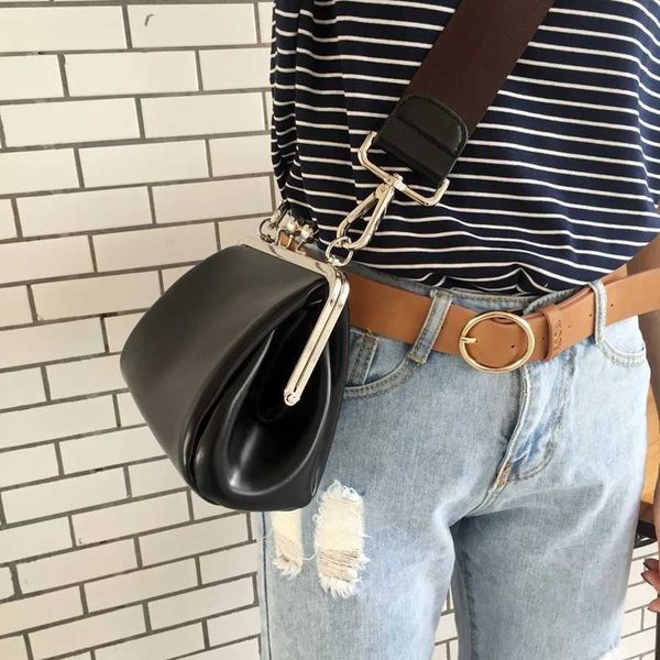 single package luxury clip women's crossbody bags pu leather designer wide strap shoulder large shell messenger bag ladies fashion purs
single package luxury clip women's crossbody bags pu leather designer wide strap shoulder large shell messenger bag ladies fashion purs