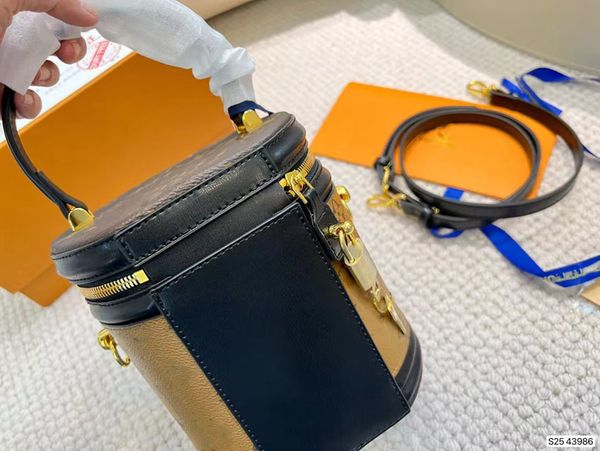 designer bucket bag luxury women's bags rich barrels genuine leather classic presbyopic printing handbags borsess cannes petit noe mode
designer bucket bag luxury women's bags rich barrels genuine leather classic presbyopic printing handbags borsess cannes petit noe mode