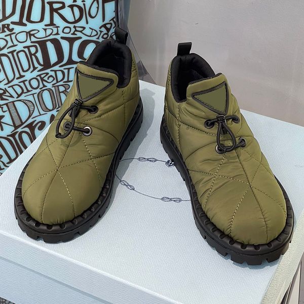 padded nylon slip on shoes boots classic simple fashion versatile warm comfortable upper with triangular logo highlight brand personality fa, Black
padded nylon slip on shoes boots classic simple fashion versatile warm comfortable upper with triangular logo highlight brand personality fa, Black