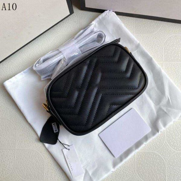 4 colors women shoulder bags women chain crossbody bag fashion quilted leather handbags female famous designer purse bag 18cm
4 colors women shoulder bags women chain crossbody bag fashion quilted leather handbags female famous designer purse bag 18cm