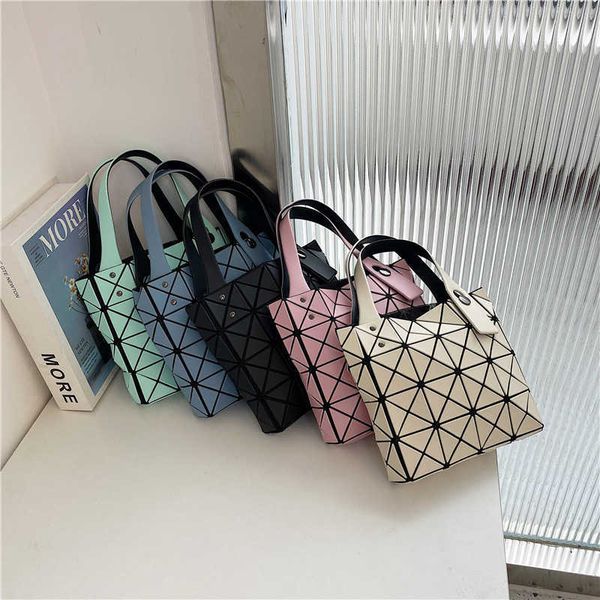 messenger bags the new limited four compartment small square bag geometric diamond portable in the autumn of 2022 a trendy laser commuter ha
messenger bags the new limited four compartment small square bag geometric diamond portable in the autumn of 2022 a trendy laser commuter ha