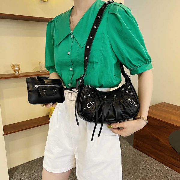 messenger bags new women 2022 rivet locomotive small popular design crescent one shoulder crossbody
messenger bags new women 2022 rivet locomotive small popular design crescent one shoulder crossbody