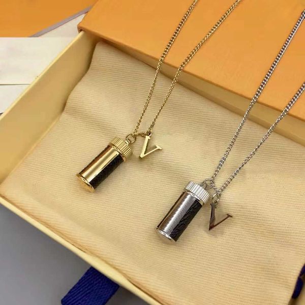 pendant necklaces luxurys designer necklace classic letter graffiti exquisite workmanship high-end fashion personality essential trend gift, Silver
pendant necklaces luxurys designer necklace classic letter graffiti exquisite workmanship high-end fashion personality essential trend gift, Silver