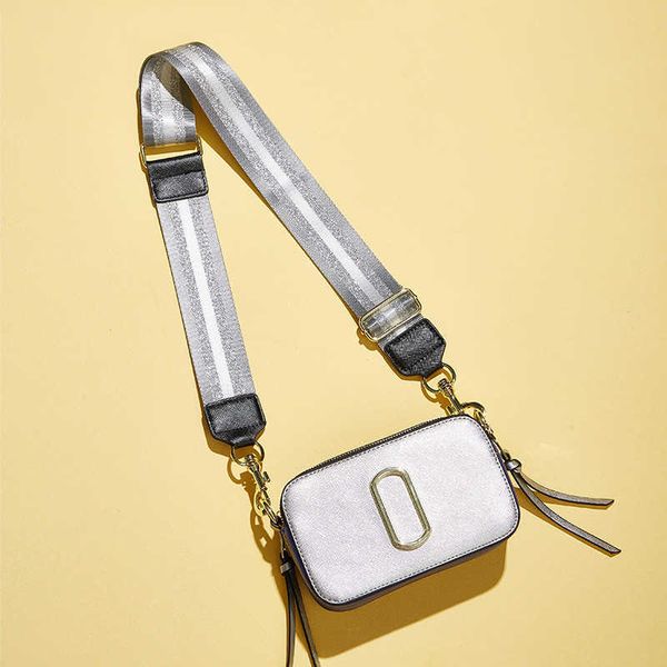 purses 2022 one shoulder cross body small square bag wide belt compartment camera versatile double zipper grain
purses 2022 one shoulder cross body small square bag wide belt compartment camera versatile double zipper grain
