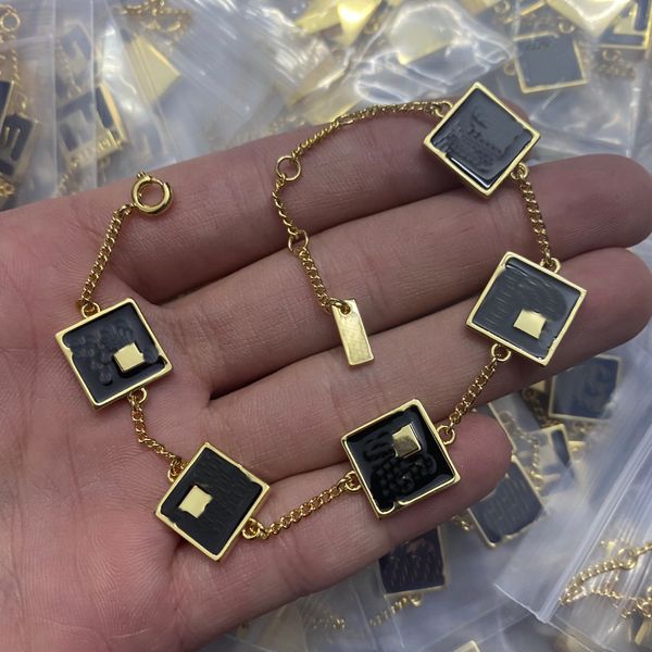 luxury design classic fashion chain necklace enamel f letter pendants designer jewelry birthday festive party gifts fn1 --05, Silver
luxury design classic fashion chain necklace enamel f letter pendants designer jewelry birthday festive party gifts fn1 --05, Silver