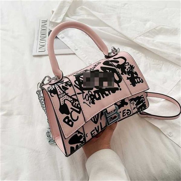 60% off 2023 designer bag graffiti hourglass women's small square korean version trend single foreign style texture messenger
60% off 2023 designer bag graffiti hourglass women's small square korean version trend single foreign style texture messenger