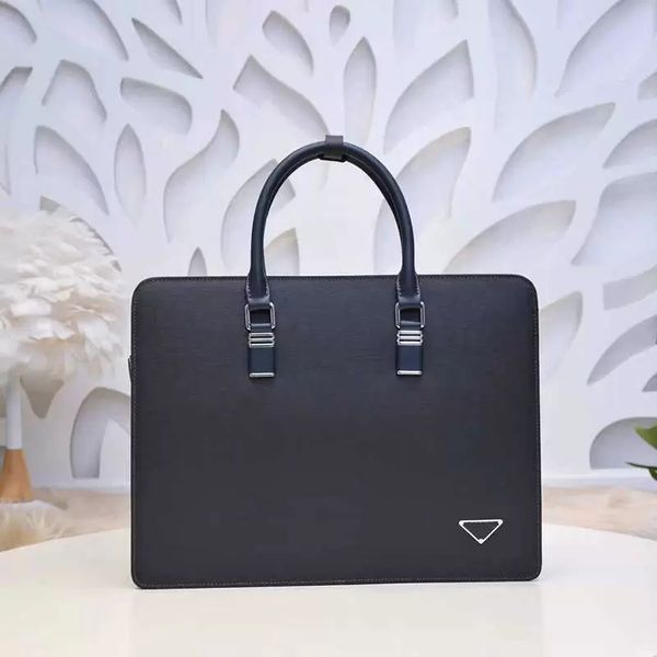 2022new men shoulder briefcase black leather designer handbag business lapbag messenger bags with nameplates totes men's luggage comput
2022new men shoulder briefcase black leather designer handbag business lapbag messenger bags with nameplates totes men's luggage comput