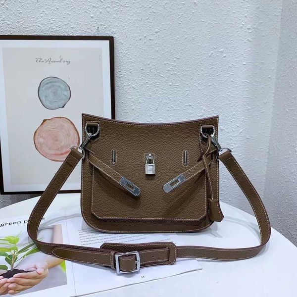designer bags fashion jypsiever herme real leather trend new fashion lychee grain head leather one shoulder messenger tower
designer bags fashion jypsiever herme real leather trend new fashion lychee grain head leather one shoulder messenger tower
