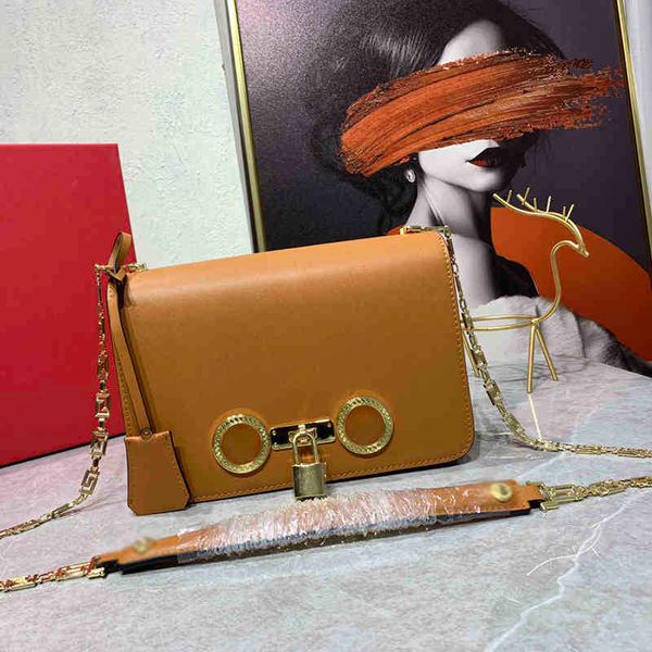 shoulder bags classic totes 7 colors designer bags hardware lock crossbody bag women designer handbags leather fashion backpack bag purses 2
shoulder bags classic totes 7 colors designer bags hardware lock crossbody bag women designer handbags leather fashion backpack bag purses 2