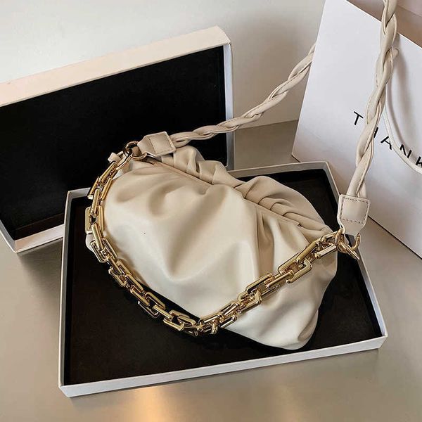 single package elegant weave chain cloud women shoulder bags 2020 new quality pleated day clutch purse women's designer handbag armpit
single package elegant weave chain cloud women shoulder bags 2020 new quality pleated day clutch purse women's designer handbag armpit